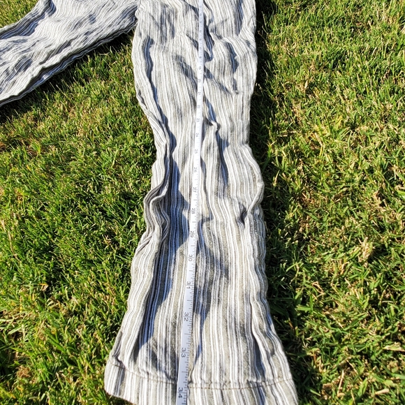 Light Green and Cream Linen Pants by Anthropologie  in Size 25 - Picture 4 of 9